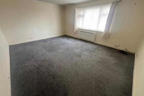 2 bedroom flat to rent, Barras Court, Heath Road, Stoke, Coventry, CV2 4PU