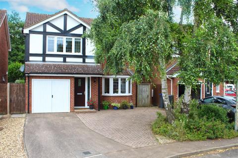 4 bedroom detached house for sale, Kingfisher Close, Ware