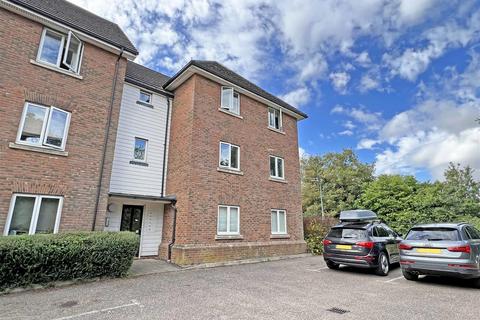 2 bedroom flat to rent, Millers Drive, Great Notley