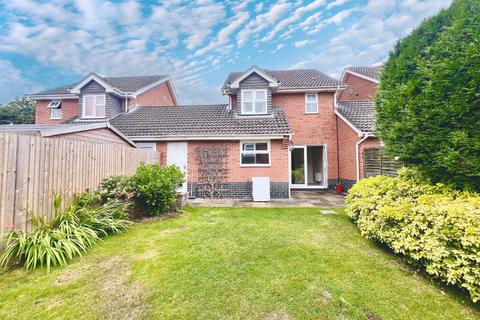 3 bedroom link detached house for sale, Hawthorn Road, Kingsnorth, Ashford