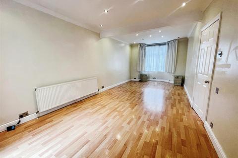 3 bedroom house to rent, Parker Road, Grays