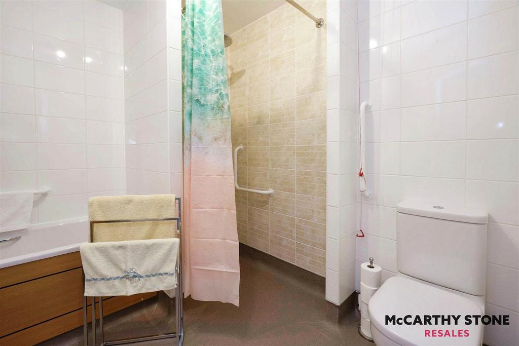 Bathroom.jpg