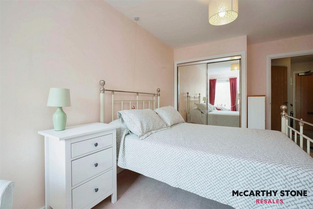 Bedroom(b).jpg