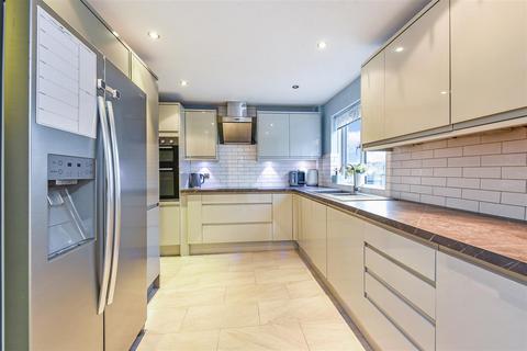 20 Heath Road, North Baddesley, Southampton, SO52 9FF