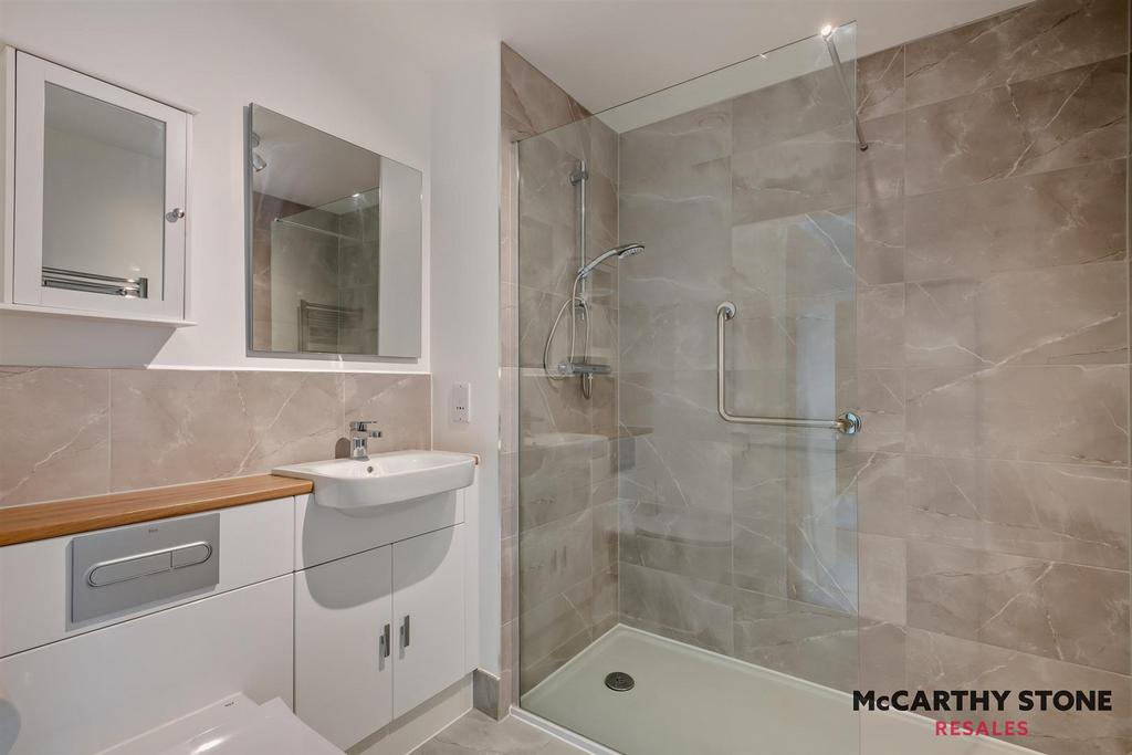 8610275-interior02-800.JPG