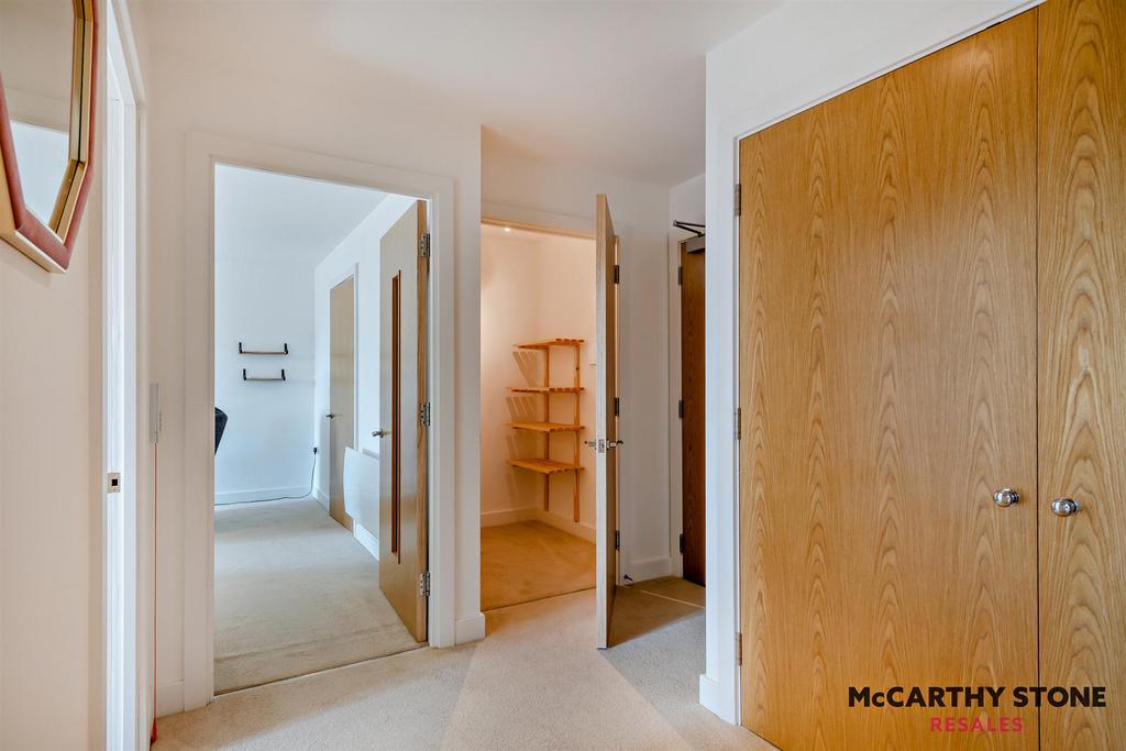 8610275-interior16-800.JPG