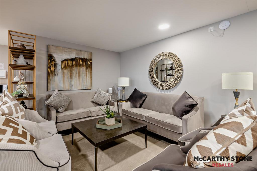 8610275-interior14-800.JPG