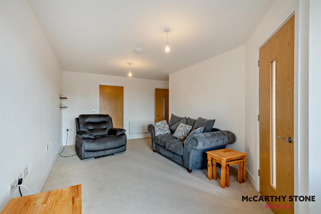 8610275-interior09-800.JPG