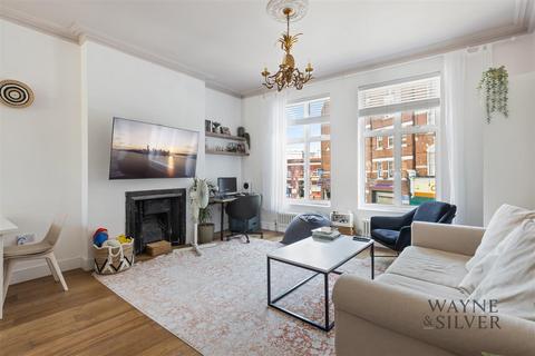 4 bedroom apartment to rent, Heath Street, Hampstead, NW3