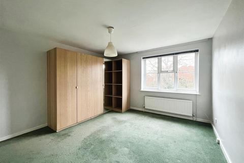 10 Austin Edwards Drive, Warwick, CV34 5GW