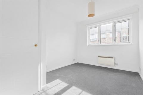 2 bedroom flat to rent, Sigrist Square, Kingston Upon Thames KT2