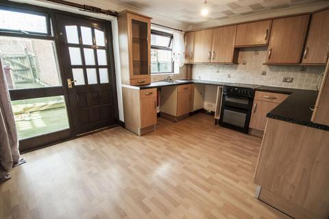 3 bedroom house to rent, Bury New Road, Bolton