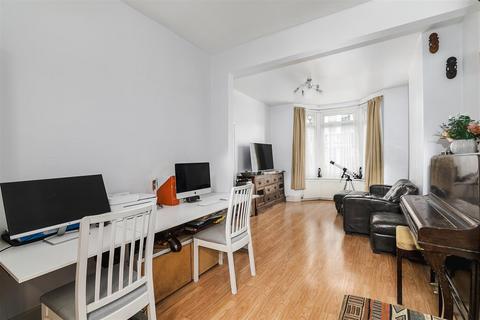 3 bedroom house for sale, Ashville Road, London