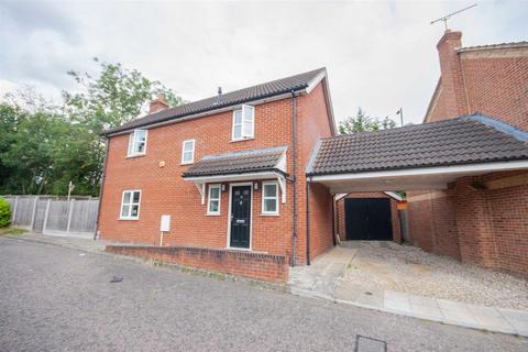 3 bedroom detached house for sale, Robert Close, Chelmsford