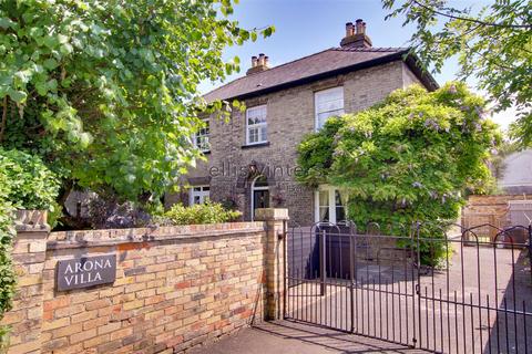 4 bedroom detached house for sale, London Road, St. Ives