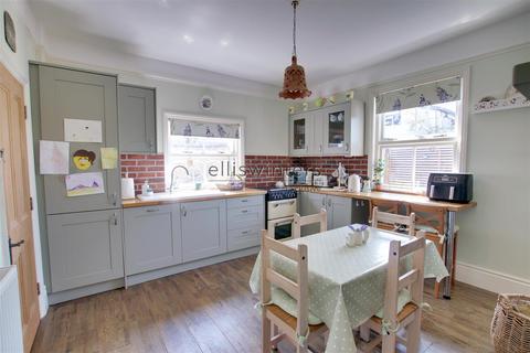 4 bedroom detached house for sale, London Road, St. Ives