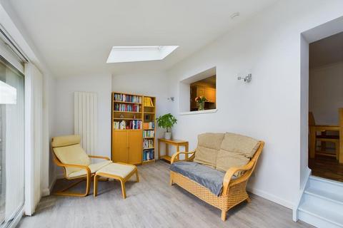 6 Greig Place, Perth, PH1 2UJ