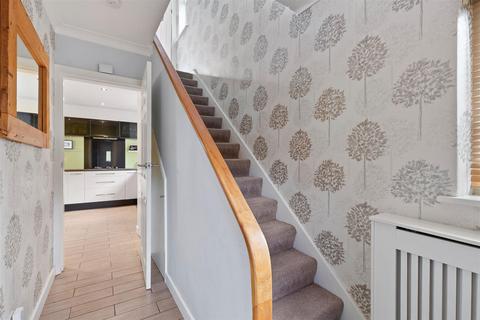 11 Ashfield Drive, Baildon, Shipley, BD17 6JA