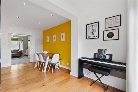 11 Ashfield Drive, Baildon, Shipley, BD17 6JA