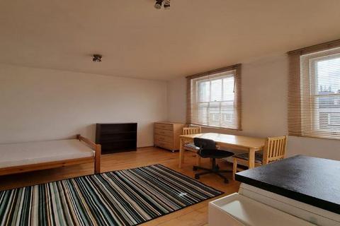 Studio to rent, NW1