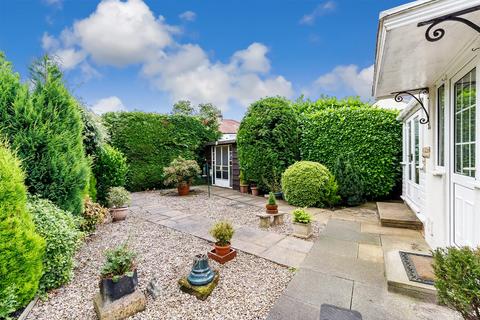 3 bedroom semi-detached house for sale, Thwaites Avenue, Ilkley LS29