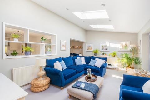 84 Gloucester Road, Rudgeway, Bristol, BS35 3RS
