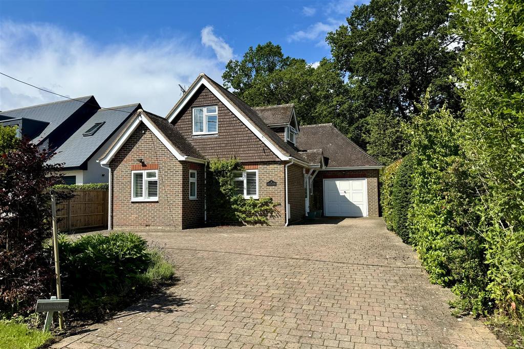 Elstead 3 bed chalet for sale £825,000