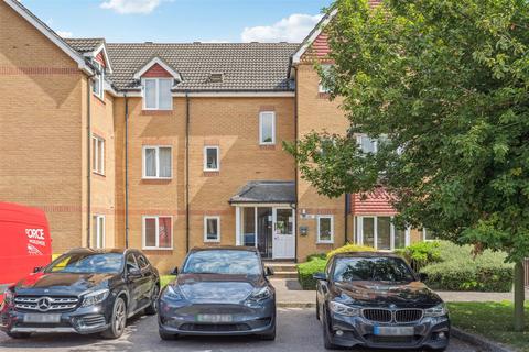 2 bedroom flat for sale, Redoubt Close, Herts SG4