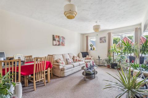 2 bedroom flat for sale, Redoubt Close, Herts SG4
