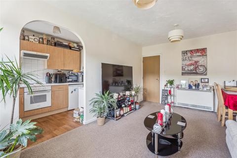 2 bedroom flat for sale, Redoubt Close, Herts SG4