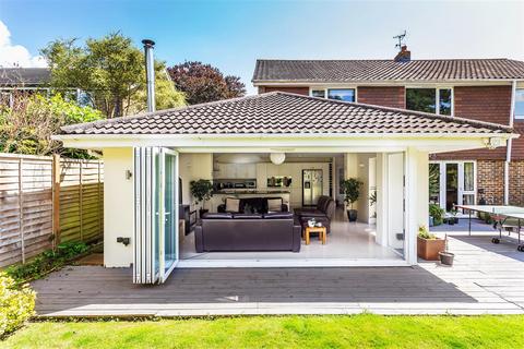 10 Beechcroft, Ashtead, KT21 2TY