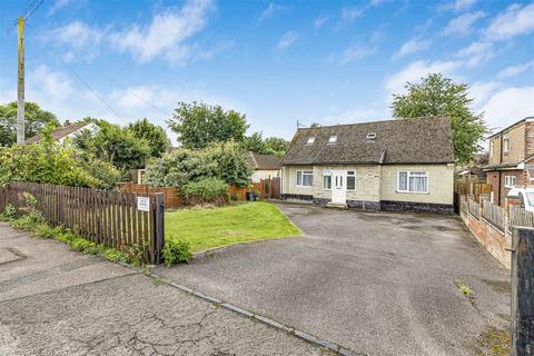 4 bedroom detached bungalow for sale, Cheveley Road, Newmarket CB8