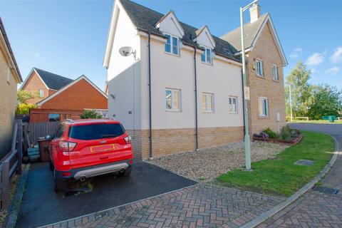 4 bedroom detached house to rent, Masons Close, Haverhill CB9
