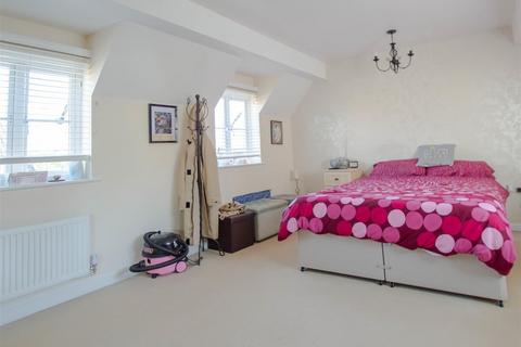 4 bedroom detached house to rent, Masons Close, Haverhill CB9