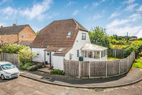 3 bedroom detached house for sale, Tharp Way, Chippenham CB7