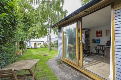 15 Bartlow Road, Linton, Cambridge, CB21 4LY