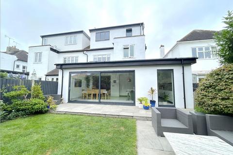 5 bedroom semi-detached house for sale, Lapwater Close, Leigh-On-Sea