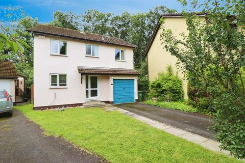 4 bedroom detached house for sale, Woodland Close, Barnstaple