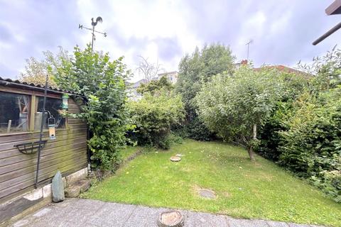 29 Belfairs Drive, Leigh-on-sea, SS9 3AA