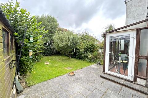 29 Belfairs Drive, Leigh-on-sea, SS9 3AA