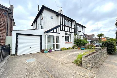 29 Belfairs Drive, Leigh-on-sea, SS9 3AA