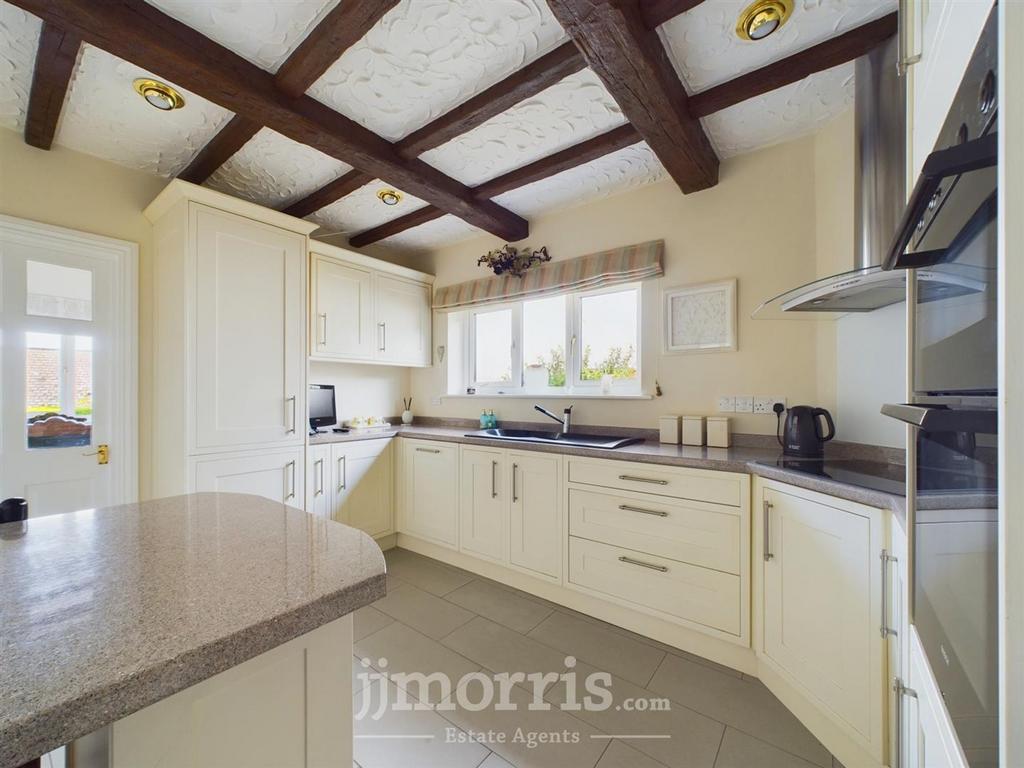 CAM02122 G0-PR0138-STILL011.jpg