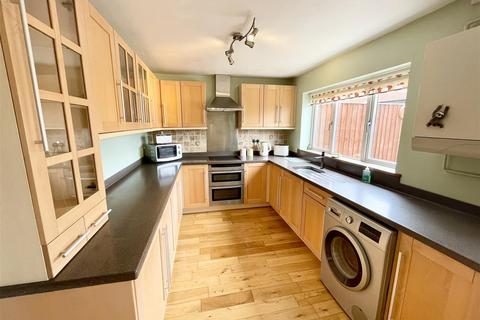 3 bedroom terraced house for sale, Anderson Close Swindon