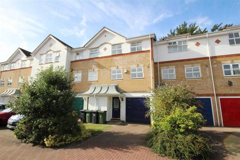 3 bedroom house to rent, Stocton Close, Guildford