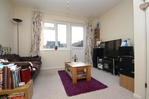 2 bedroom house to rent, Elder Close