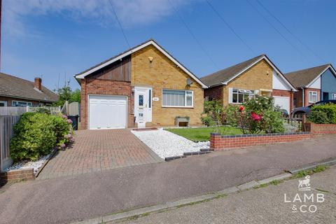 2 bedroom detached bungalow for sale, Hazelwood Crescent, Little Clacton CO16