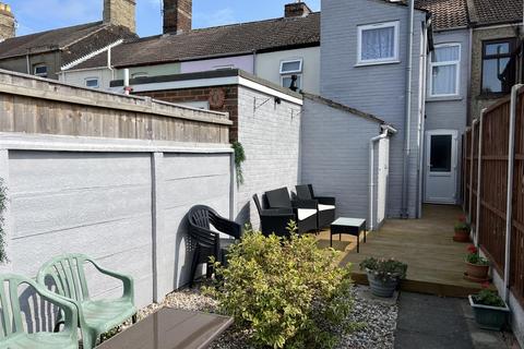 3 bedroom terraced house for sale, St. Peters Street, Lowestoft