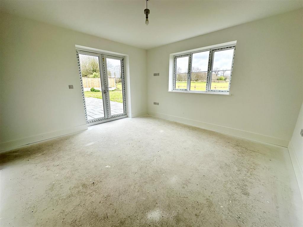 Master bedroom.JPEG