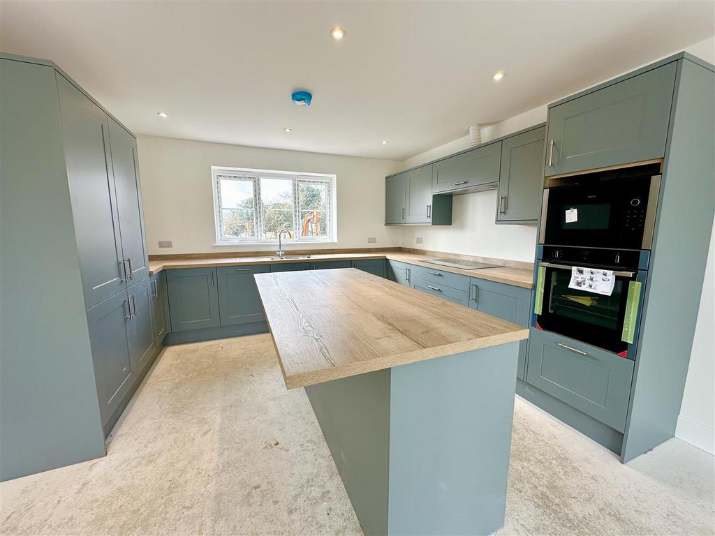 Kitchen area.JPEG