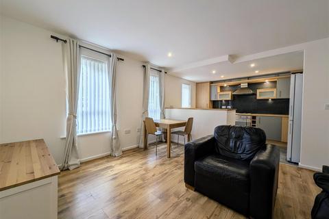 2 bedroom apartment to rent, Ellerman Road, Liverpool